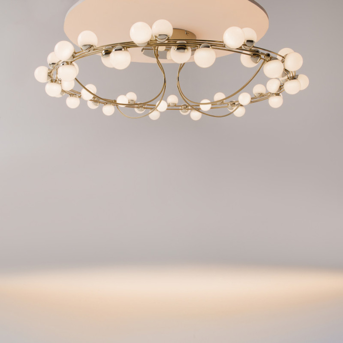 Накладная люстра Maytoni MOD081CL-L48G3K