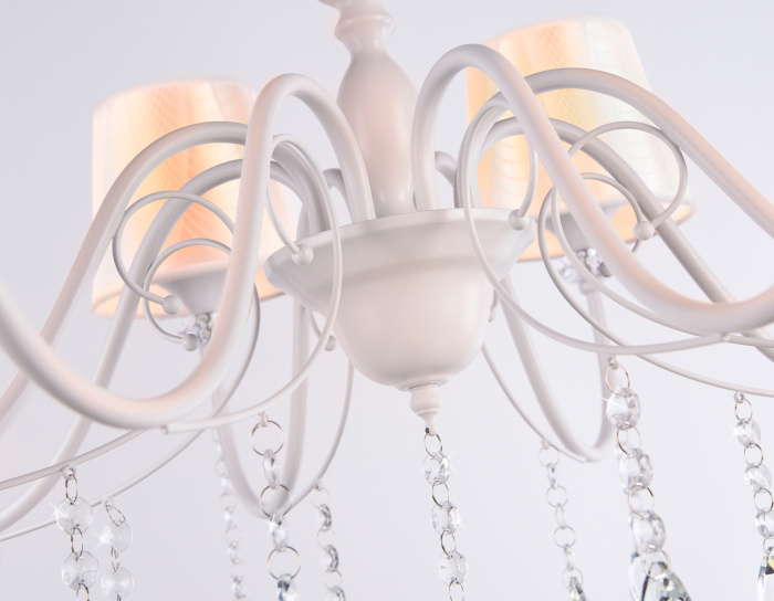 Подвесная люстра с абажуром и хрусталем Ambrella light TR4605