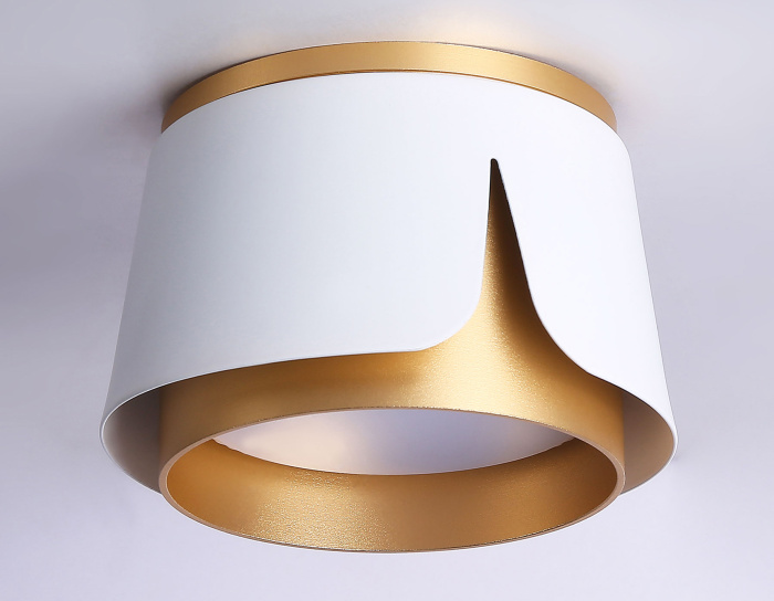 Накладной светильник со сменной лампой GX53 Ambrella light TN71221