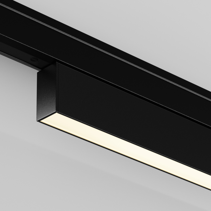 Трековый светильник Maytoni Basis TR192-1-21W3K-B