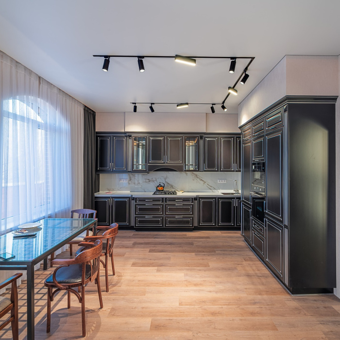 Светильник на шине Denkirs SOLID Hals DK6430-BK