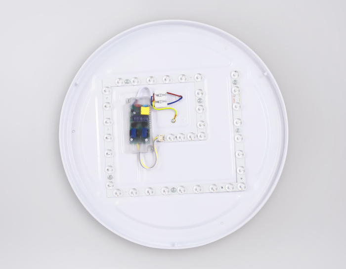 Потолочный светодиодный светильник с пультом Ambrella light FZ1322