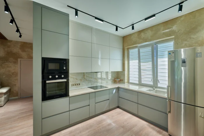 Светильник на шине Denkirs SOLID Hals DK6440-BK