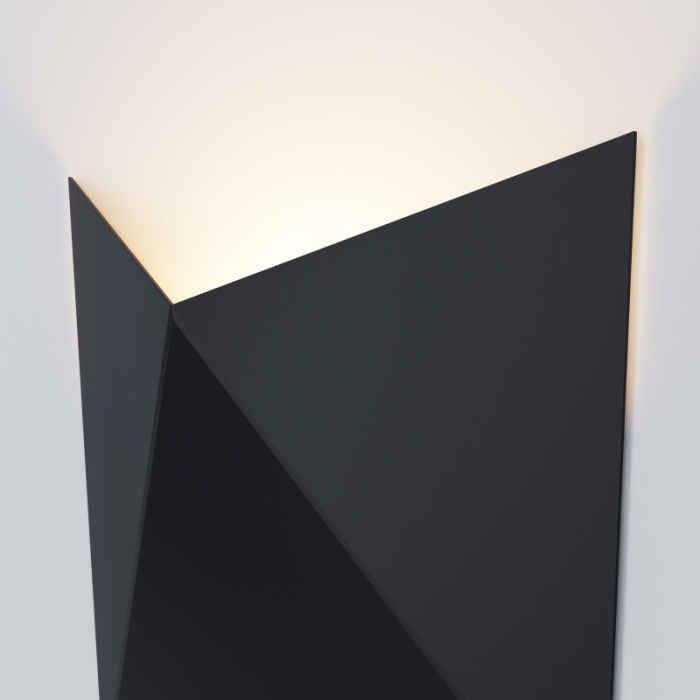 Уличный настенный светильник Maytoni Beekman O802WL-L7B