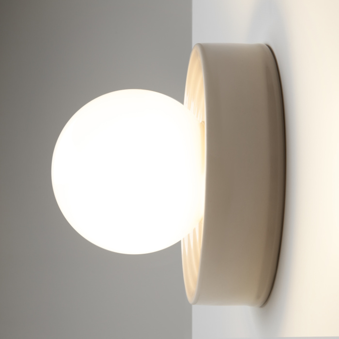 Бра Maytoni Careless MOD403WL-01BG1