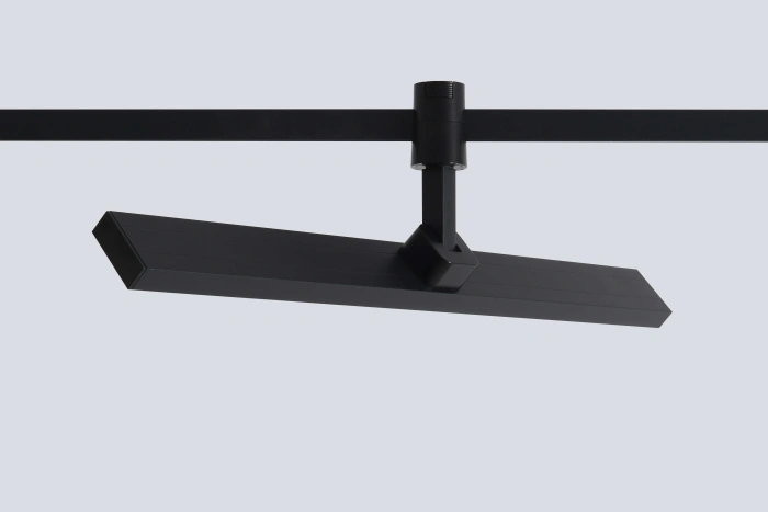 Светильник трековый для гибкой магнитной системы Crystal Lux CLT 0.37 001 18W BL SMART