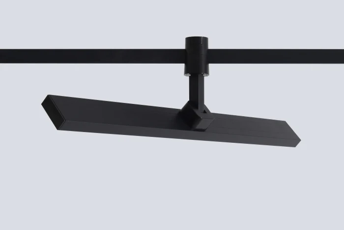 Светильник трековый для гибкой магнитной системы Crystal Lux CLT 0.37 001 18W BL SMART