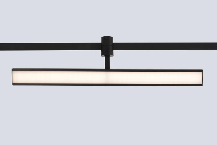 Светильник трековый для гибкой магнитной системы Crystal Lux CLT 0.37 001 18W BL SMART