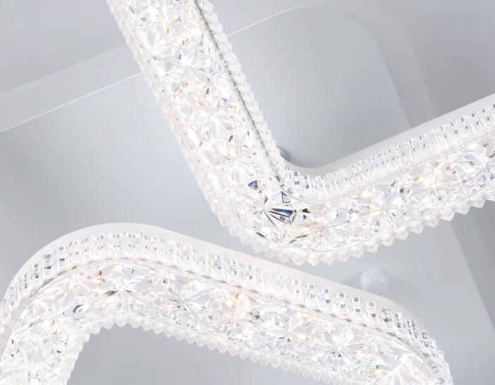 Потолочный светодиодный светильник с пультом Ambrella light FA3914