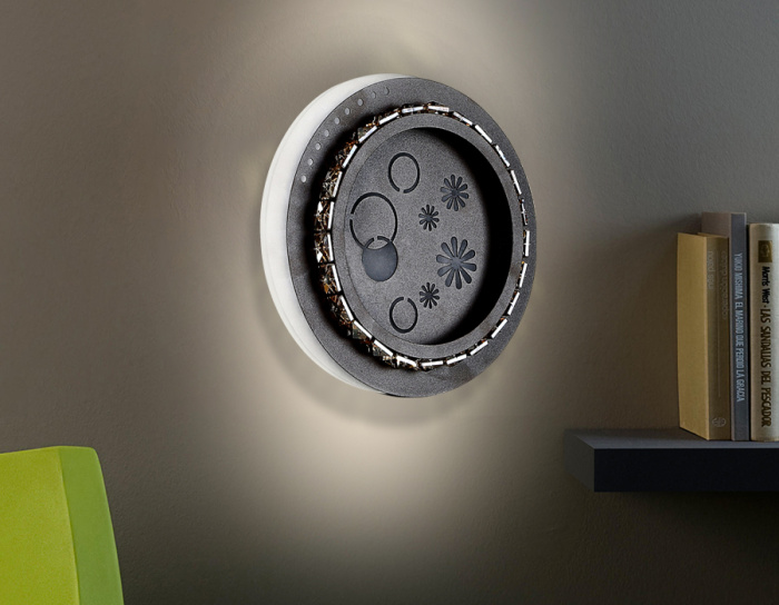 Настенный светодиодный светильник с хрусталем Ambrella light FA273