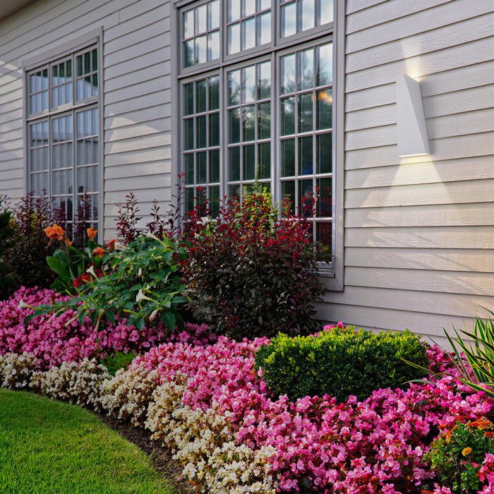 Уличный настенный светильник Maytoni Times square O580WL-L6W