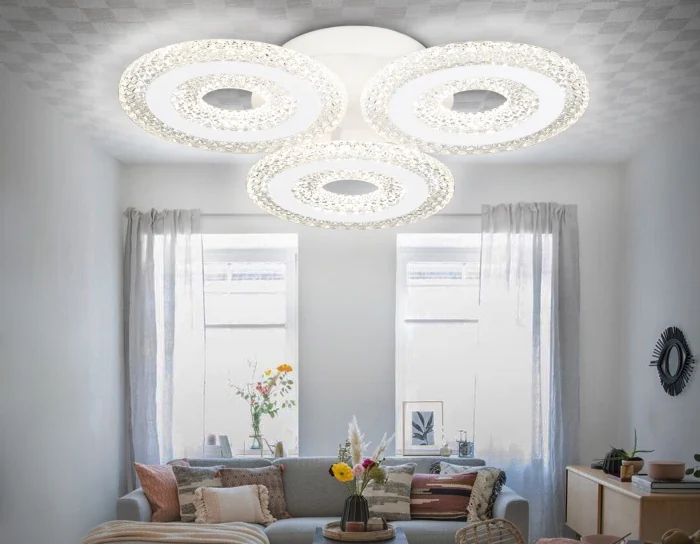 Потолочный светодиодный светильник с пультом Ambrella light FA4001