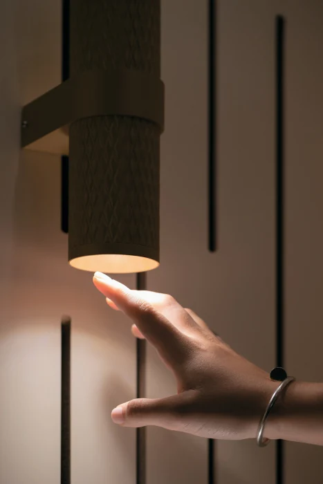 Настенный светильник Maytoni Focus Design C069WL-02B
