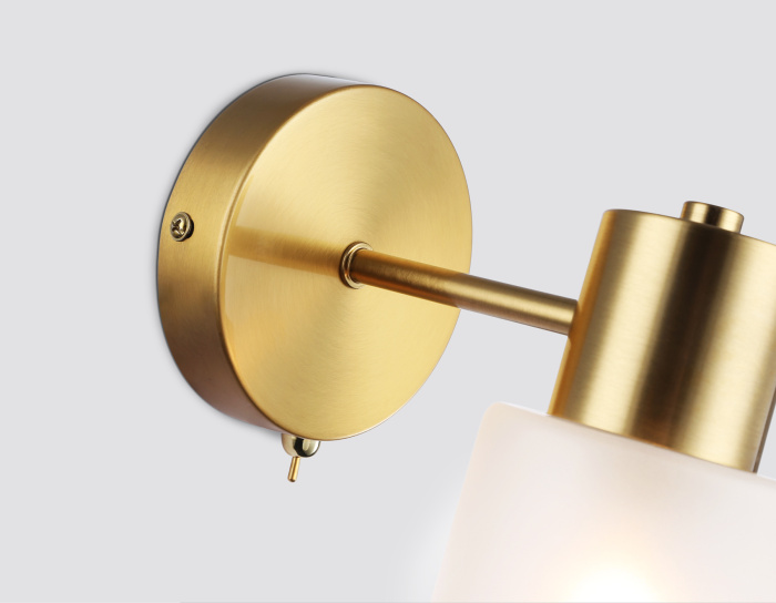 Настенный светильник с выключателем на корпусе Ambrella light TR9586