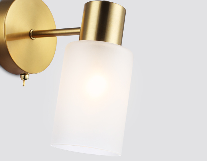 Настенный светильник с выключателем на корпусе Ambrella light TR9586