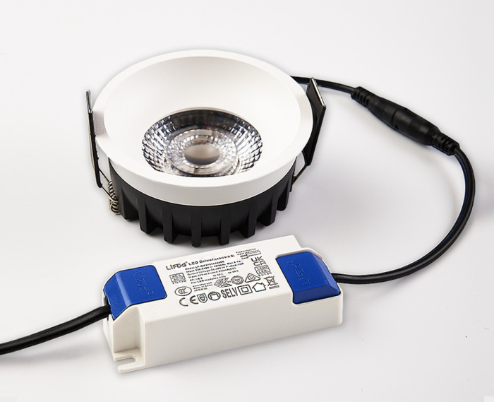 Встраиваемый светильник влагозащищенный Italline IT08-8042 white 3000K