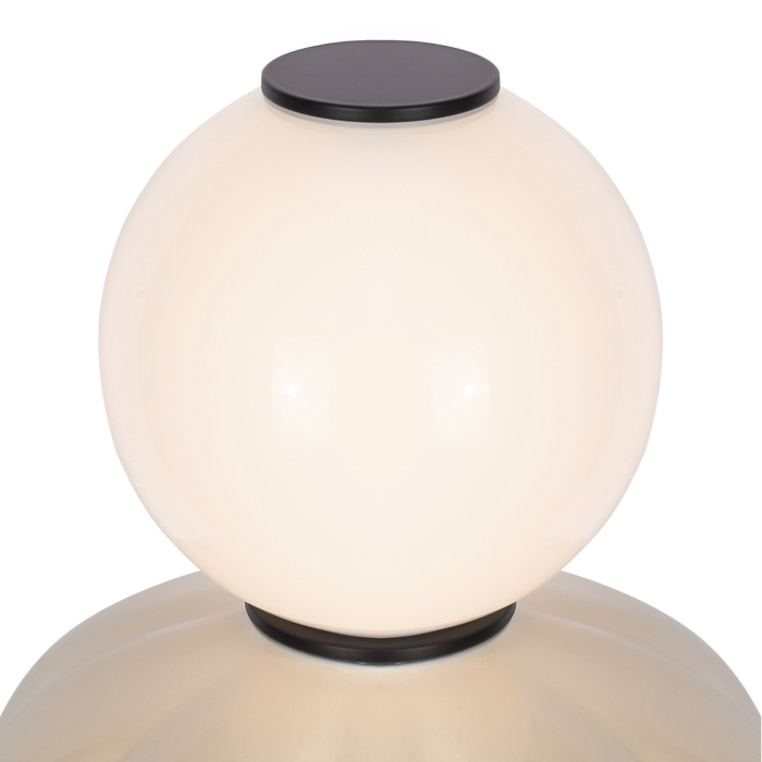 Светильник настенный ST-Luce черный/желтый, опаловый LED 1*8W 3000K SL6134.411.01