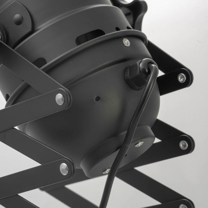 Спот THORNTON LSP-9702