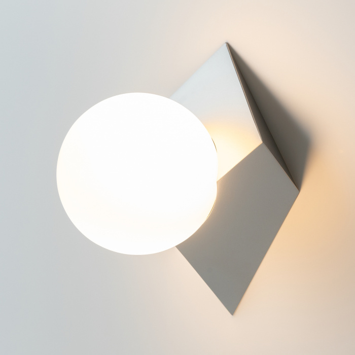 Настенный светильник Maytoni Cubeo MOD445WL-01PT