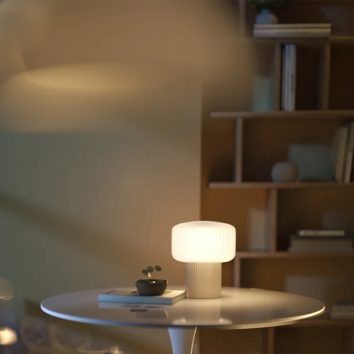 Настольная лампа Maytoni MOD404TL-01BG