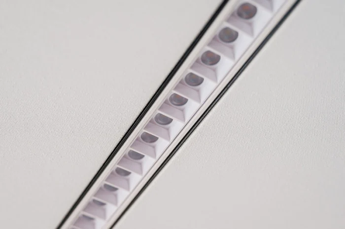 Светильник на шине Denkirs SMART LINEAR DK8005-WH