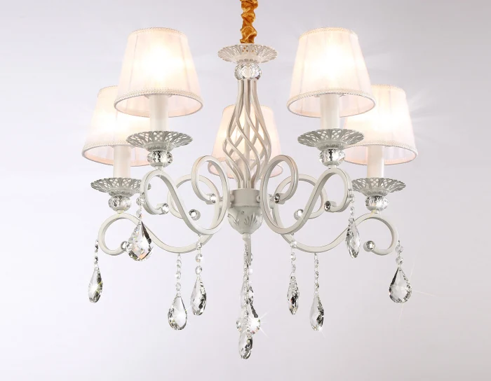 Подвесная люстра с абажурами и хрусталем Ambrella light TR4547