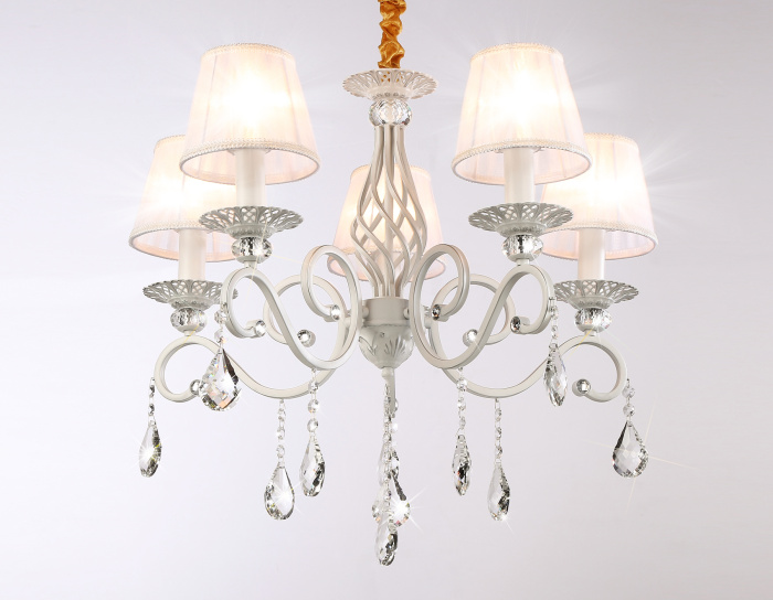 Подвесная люстра с абажурами и хрусталем Ambrella light TR4547