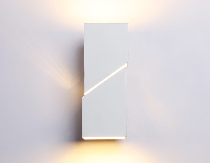 Настенный светильник со сменной лампой Ambrella light FW2474