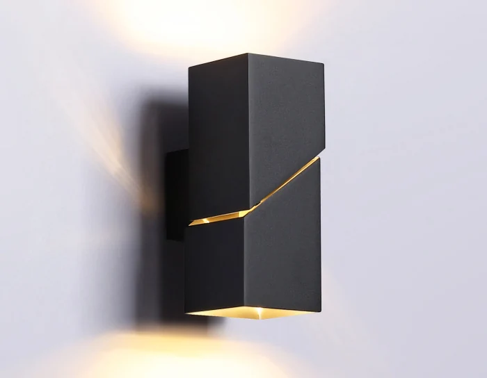 Настенный светильник со сменной лампой Ambrella light FW2475