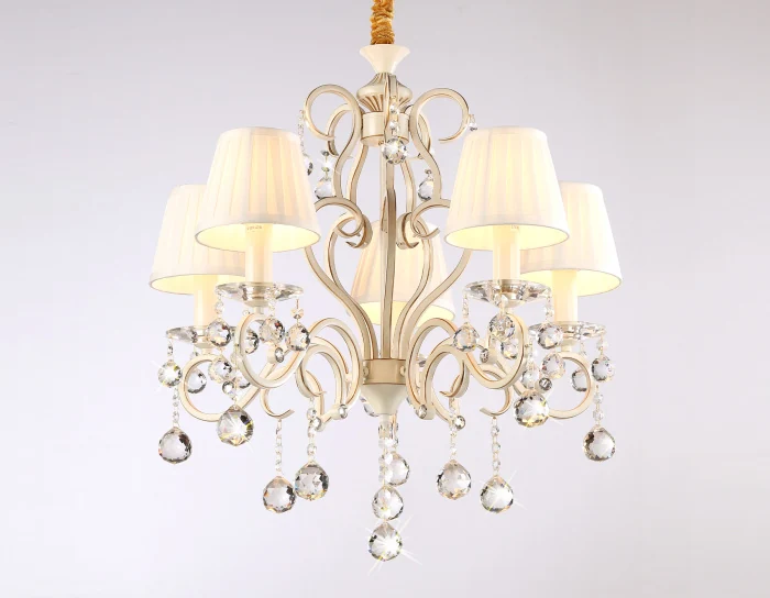 Подвесная люстра с абажурами и хрусталем Ambrella light TR4560