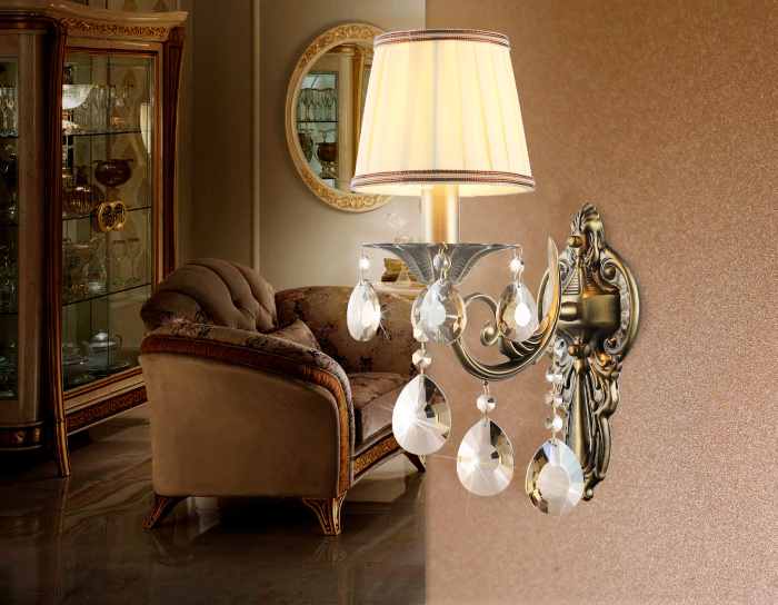 Настенный светильник с абажуром и хрусталем Ambrella light TR4578