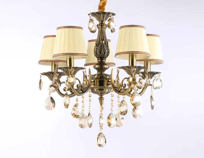 Подвесная люстра с абажурами и хрусталем Ambrella light TR4577