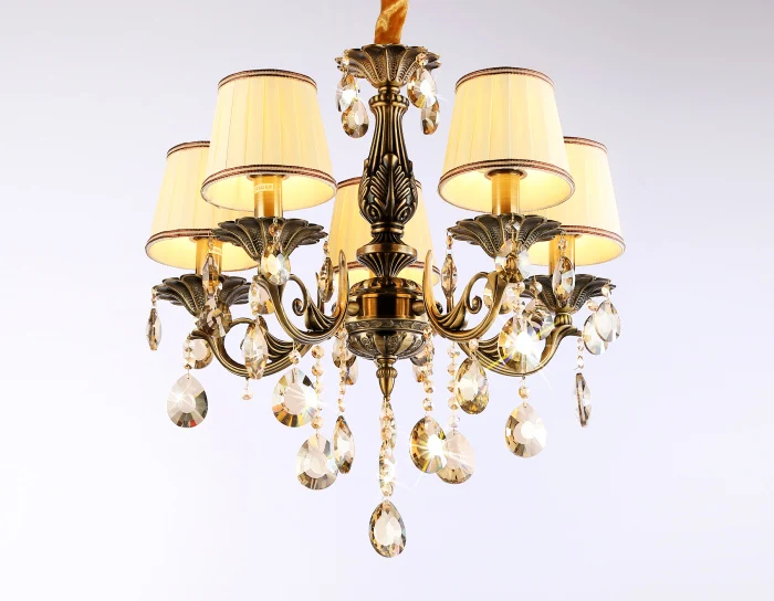 Подвесная люстра с абажурами и хрусталем Ambrella light TR4577