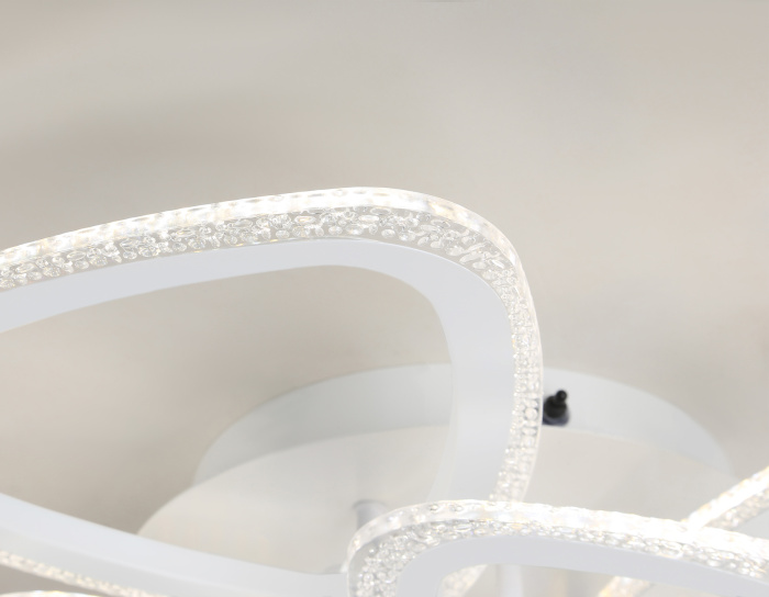 Потолочный светодиодный светильник с пультом Ambrella light FA4515