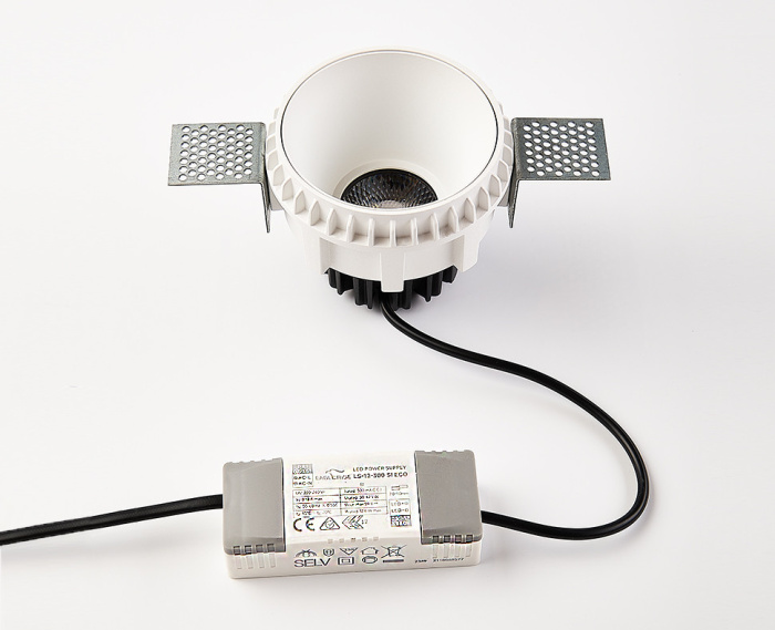 Встраиваемый светильник Italline IT08-8021 white 3000K