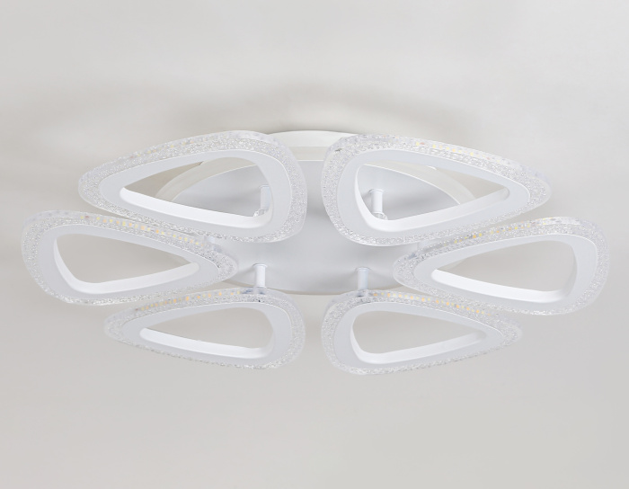 Потолочный светодиодный светильник с пультом Ambrella light FA4518