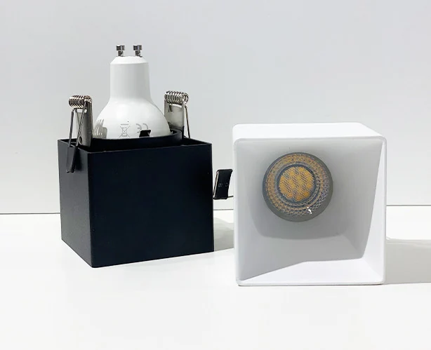 Светильник встраиваемый ITALLINE DL 3024 white