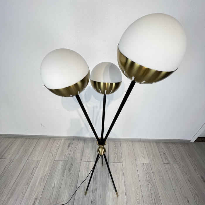 Торшер Caracas Tripod Floor Lamp ImperiumLoft