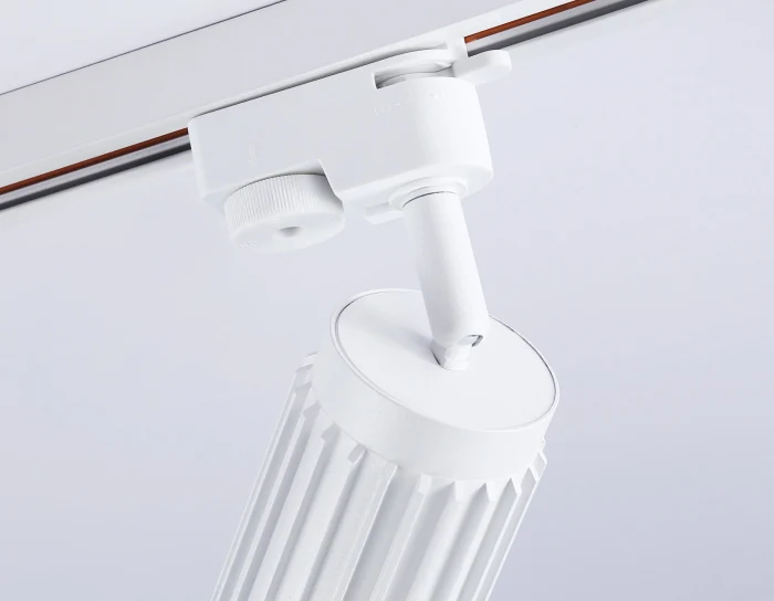 Трековый однофазный светильник со сменной лампой Ambrella light GL5157