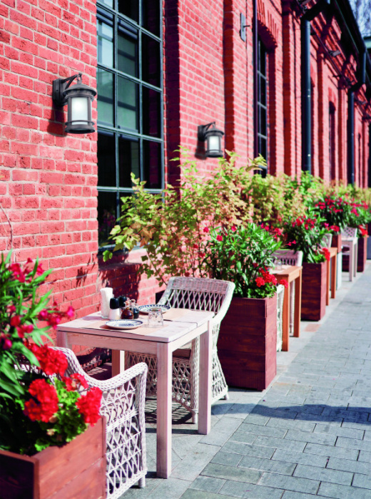 Уличный настенный светильник Maytoni SALAMANCA O031WL-01BR