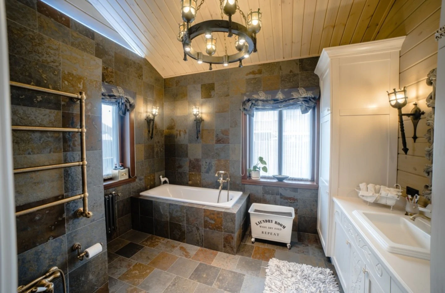 Новинки на нашем сайте - Aployt и Omnilux